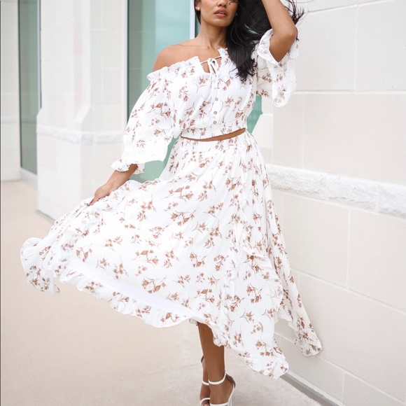 ❤️‍🩹SOLD❤️‍🩹 Two Piece Maxi Matching Set - Picture 4 of 7